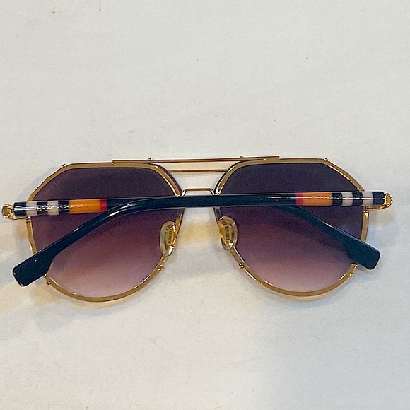 Burberry sunglasses 😎 🕶️ lINISEX for men or women - Picture 16 of 16